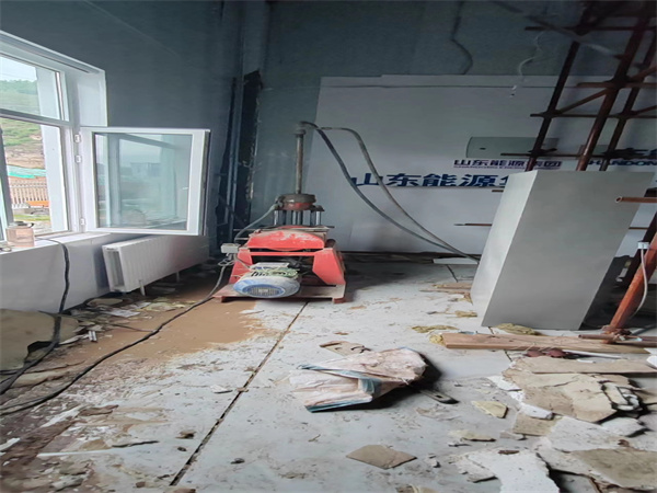 调楼镇地基基础下沉墙体裂缝加固注浆顶升施工